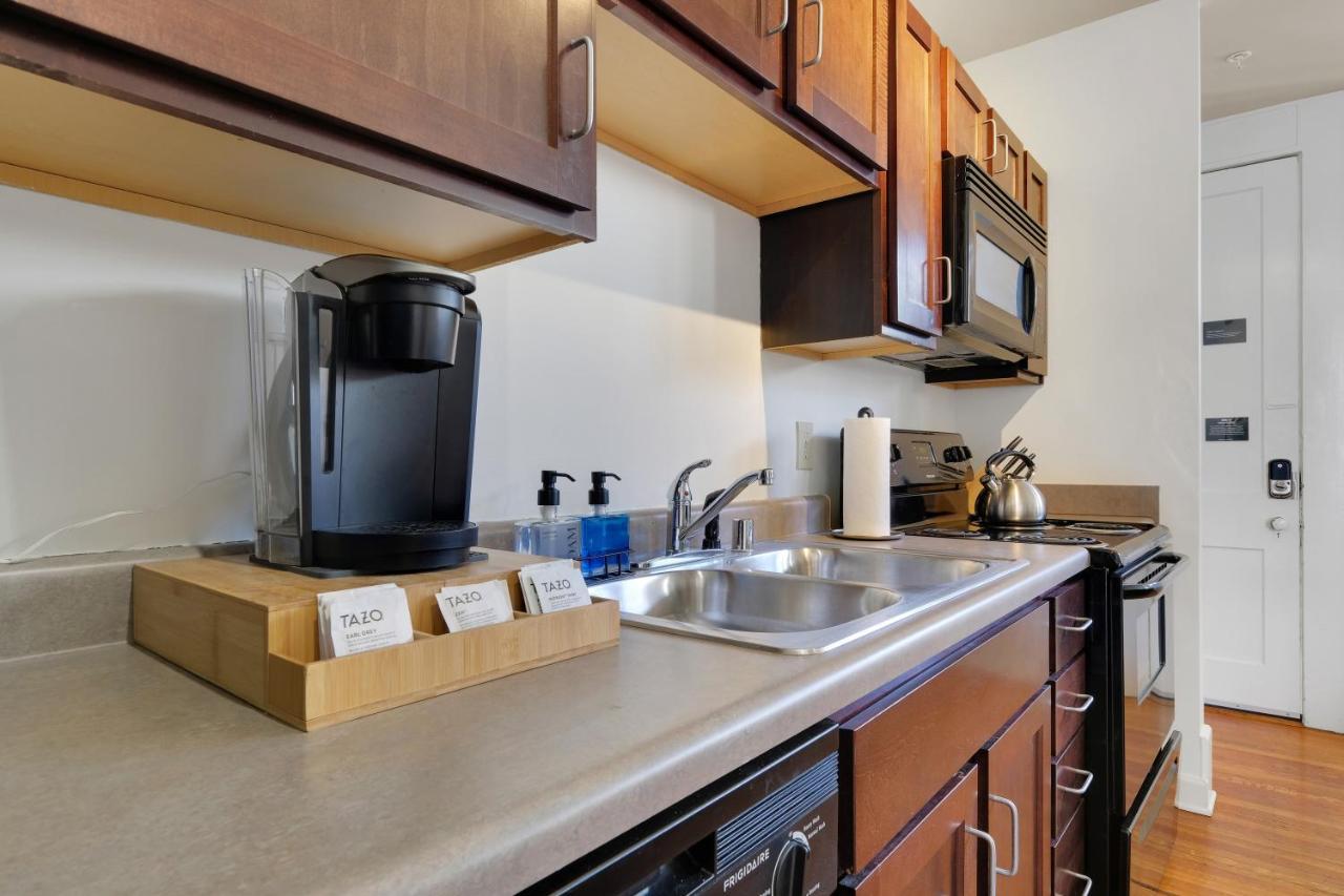 Apartment With King Bed In Downtown ลุยส์วิลล์ ภายนอก รูปภาพ